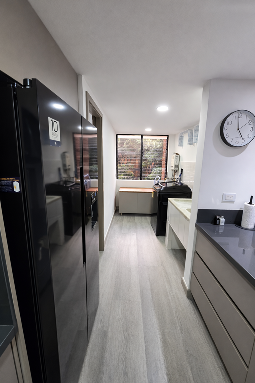 cocina-equipada-apartamento-calle-10-el-poblado