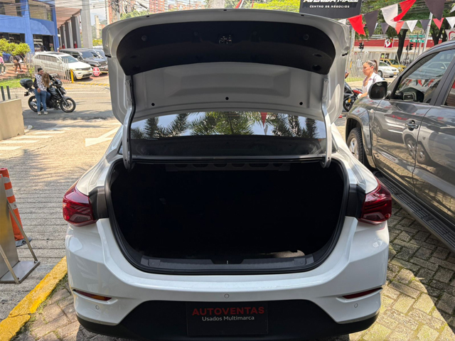 onix-2025-maletero-abierto